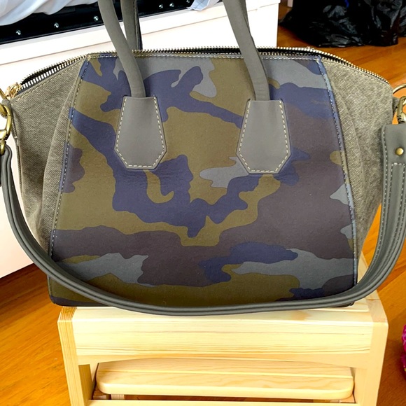 viam@ilbag Handbags - Viam@ilbag Camouflage Tote Bag